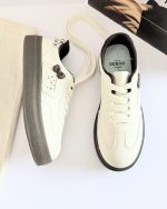 ونس گربه پاپیونی